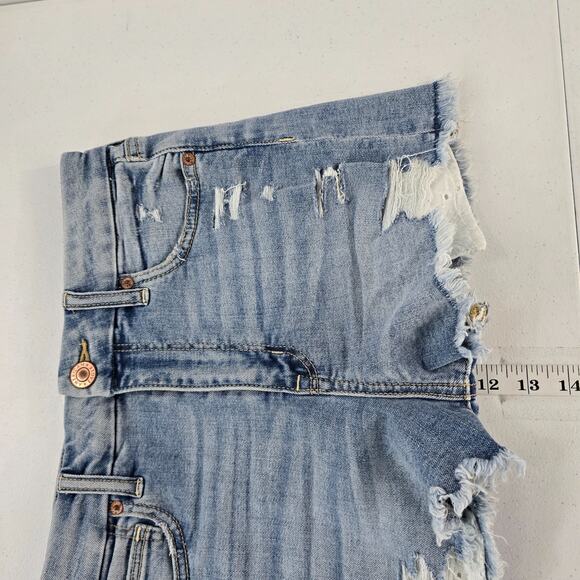 American Eagle Curvy Hi-Rise Shortie Distressed Jean Shorts Women’s Sz 4 Light - Picture 6 of 12